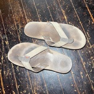 Rainbow sandals size 8.5-9